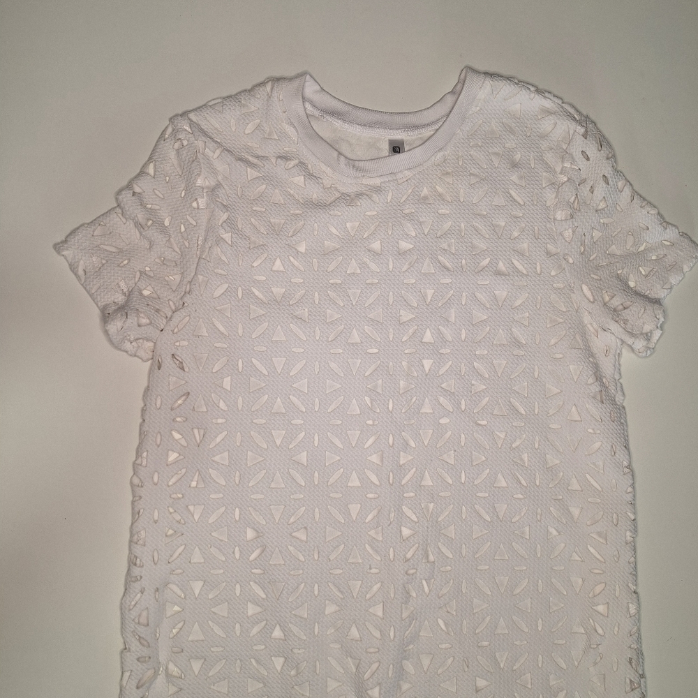 Fabletics Ivory Geometric Pattern Top - Picture 2 of 7